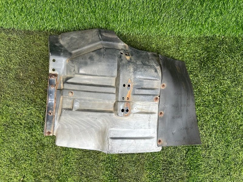 Подкрылок MITSUBISHI CANTER FD50 передний левый (б/у)