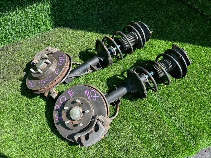 Ступицы ПАРА Лево/Право NISSAN CEDRIC Y33 передние (б/у)