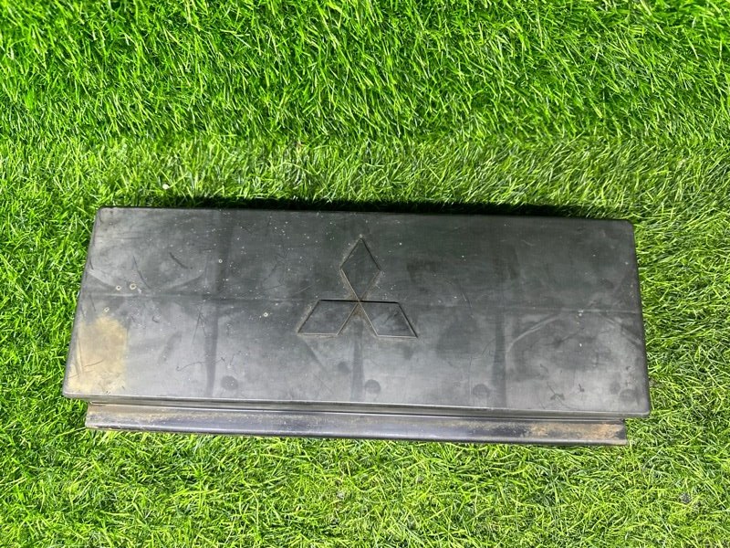 Крышка АКБ MITSUBISHI CANTER FD50 4M40 (б/у)