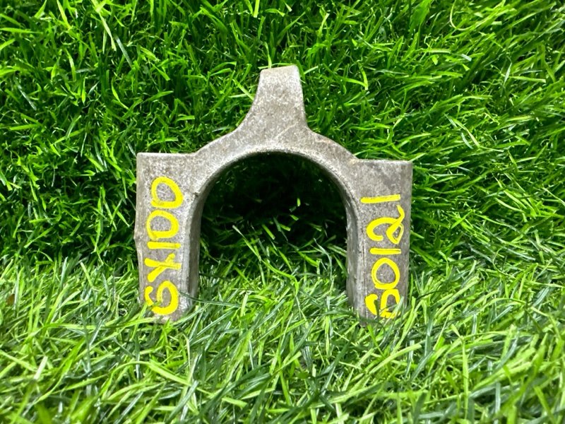 Крепление рулевой рейки TOYOTA MARK II GX100 1GFE (б/у)