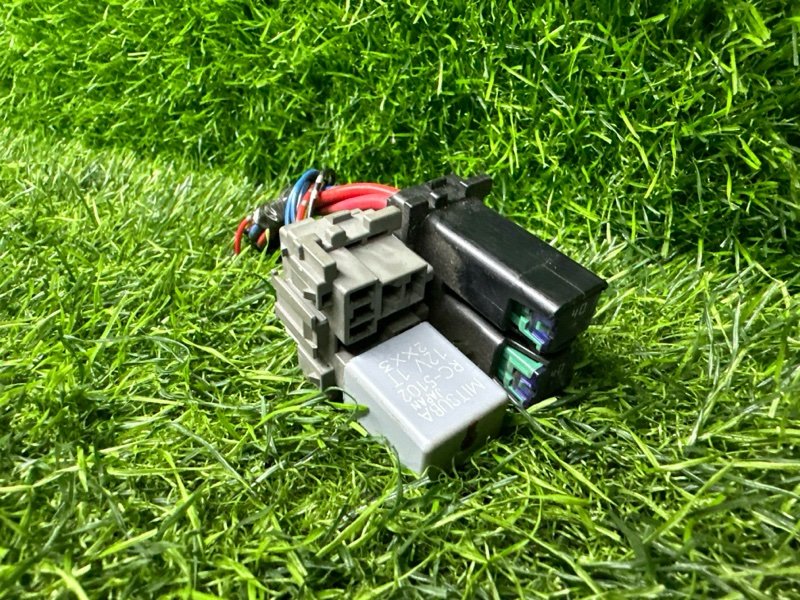 Блок предохранителей под капот Honda FREED GB3 L15A 2012 (б/у)