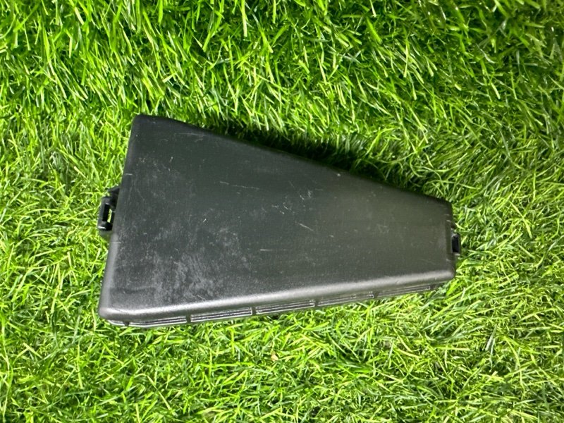 Крышка блока предохранителей HONDA FIT GD1 L13A (б/у)