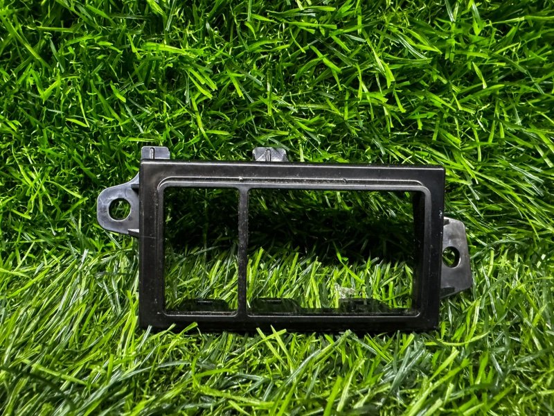 Консоль торпедо NISSAN BLUEBIRD SYLPHY KG11 MR20 правый (б/у)