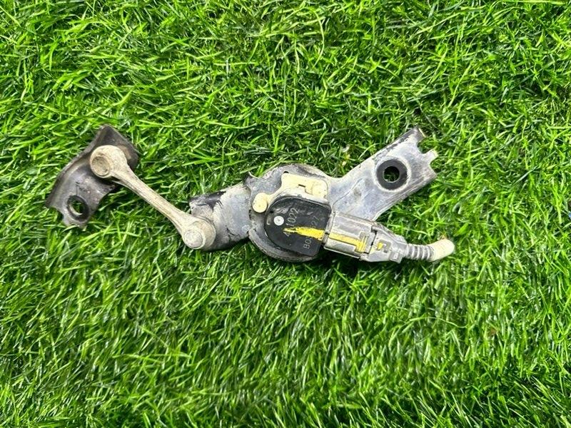 Датчик высоты подвески HONDA FIT SHUTTLE GP2 задний (б/у)