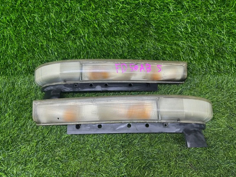 Габариты ПАРА лево/право MITSUBISHI CANTER FD50A 4M40 передние (б/у)