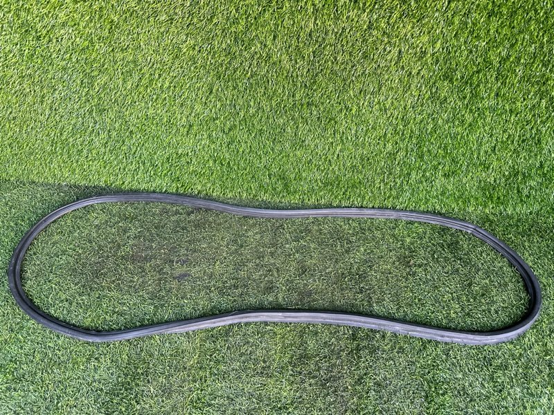 Уплотнитель двери багажника HONDA FIT GD1 задний (б/у)