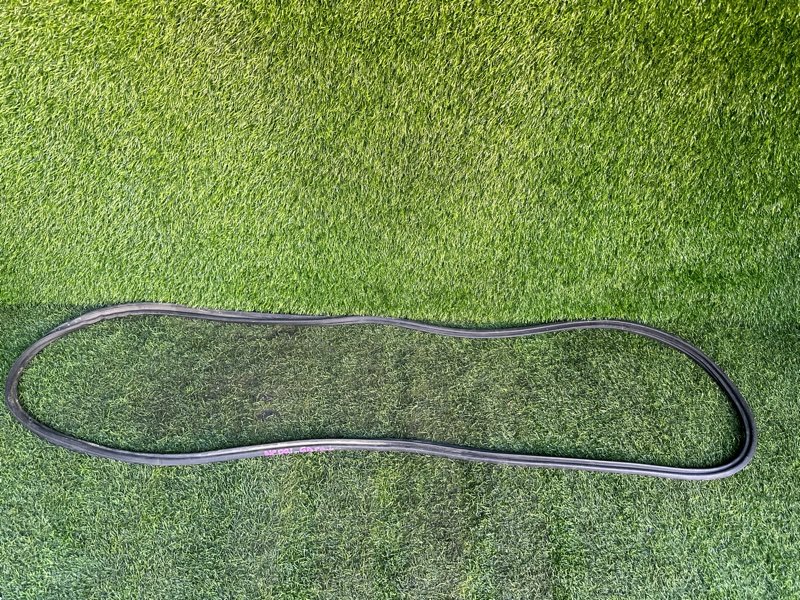 Уплотнитель двери багажника TOYOTA SIENTA NCP81 1NZ-FE 2007 задний (б/у)