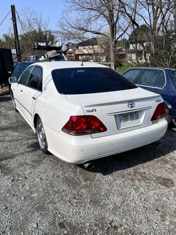 Стопы комплект Лево/Право Toyota Crown GRS182 3GR-FSE 2004 задние (б/у)