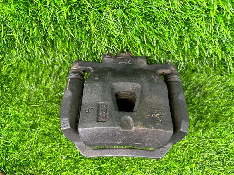 Суппорт TOYOTA WINDOM MCV21 передний правый (б/у)