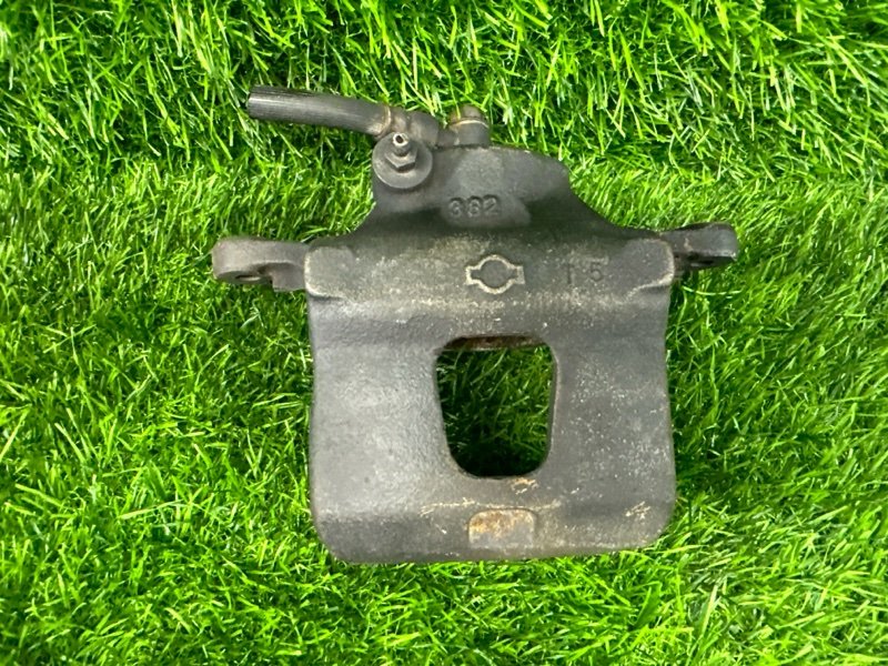 Суппорт NISSAN BLUEBIRD U14 передний правый (б/у)