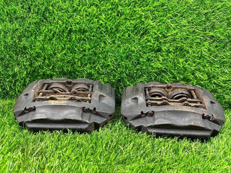 Суппорта ПАРА ЛЕВО/ПРАВО TOYOTA HILUX SURF KZN185 передняя (б/у)