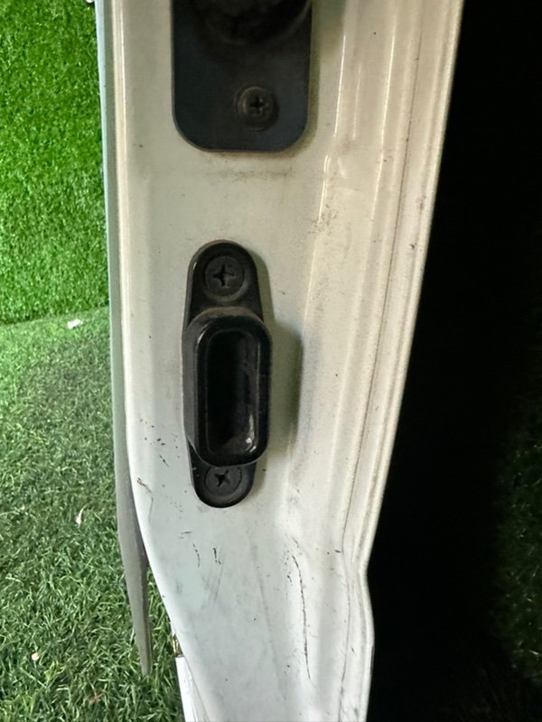 Отбойник двери Mazda Bongo Friendee SGLR задний левый (б/у)