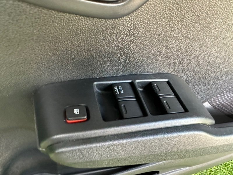 Пианино Honda Fit Shuttle GP2 переднее правое (б/у)