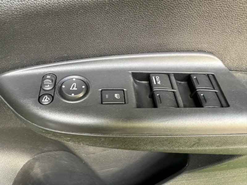 Пианино Honda Shuttle GP7 переднее правое (б/у)