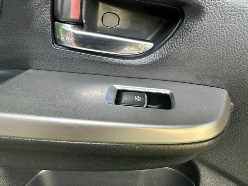 Кнопка стеклоподъемника Subaru XV GPE передняя левая (б/у)