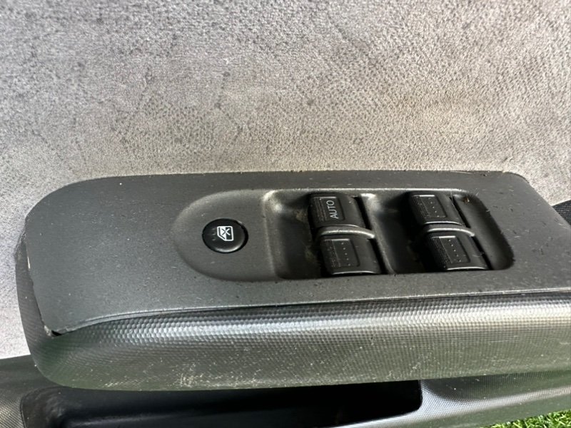 Пианино Honda FIT GD3 переднее правое (б/у)