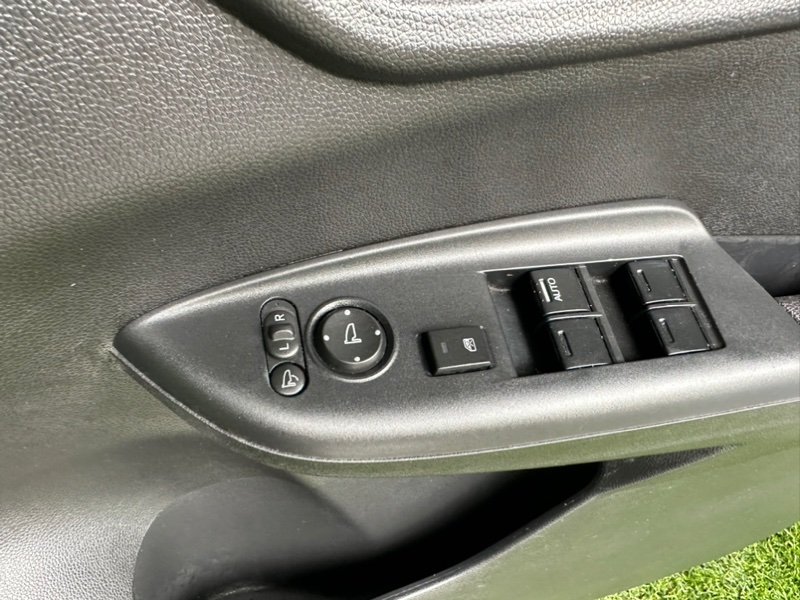 Пианино Honda Fit GP5 переднее правое (б/у)
