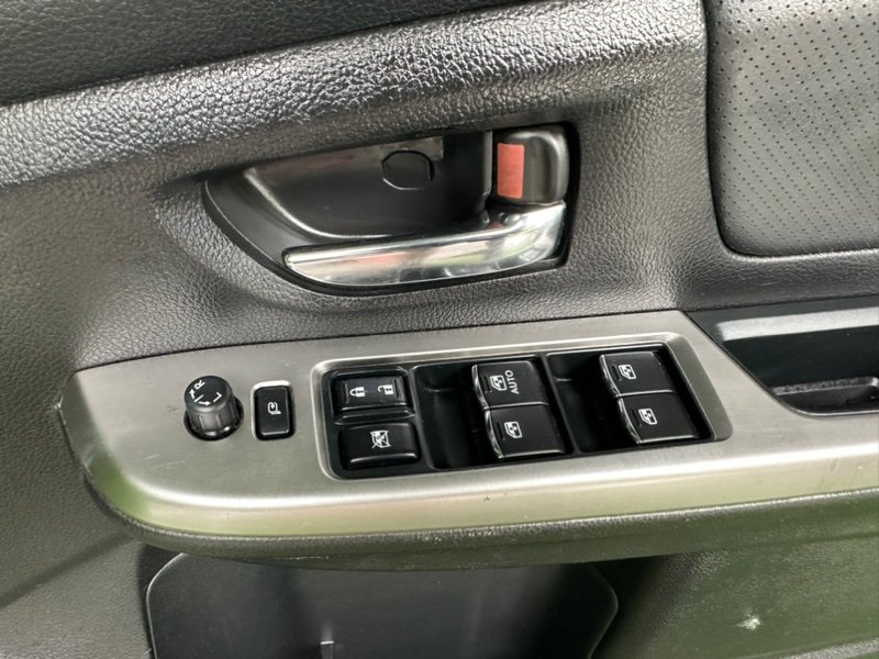 Пианино Subaru XV GPE переднее правое (б/у)