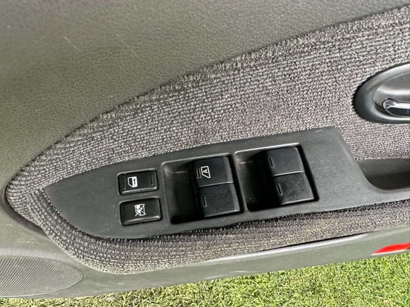 Пианино Nissan Bluebird Sylphy KG11 переднее правое (б/у)
