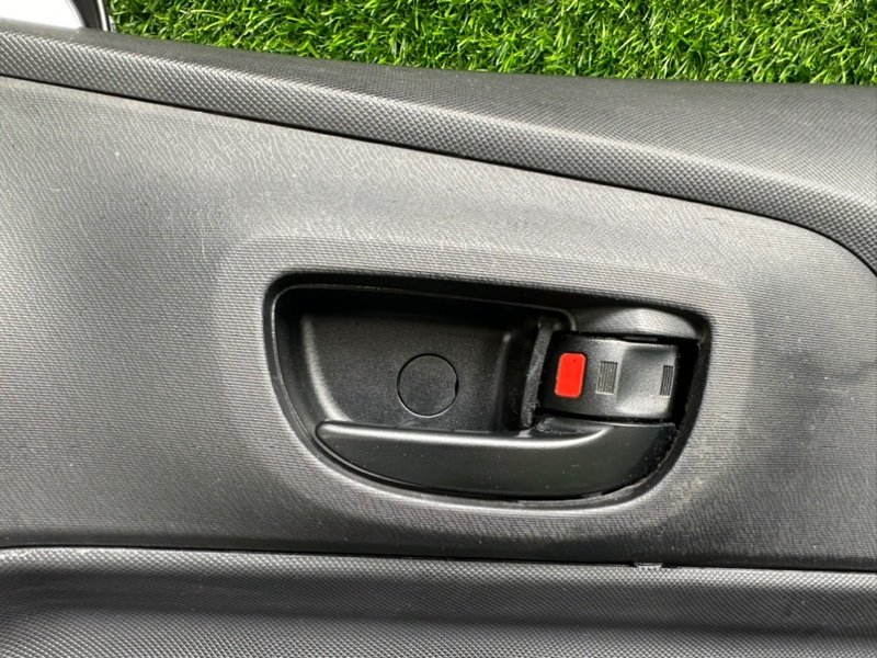 Ручка двери внутренняя Toyota Aqua NHP10 передняя правая (б/у)