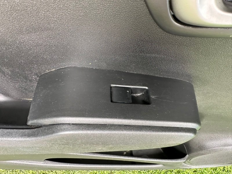 Кнопка стеклоподъемника HONDA FIT SHUTTLE GP2 передняя левая (б/у)