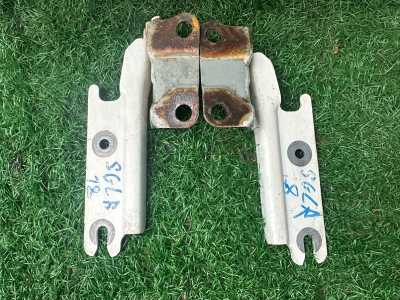 Петли капота ПАРА Mazda Bongo Friendee SGLR (б/у)
