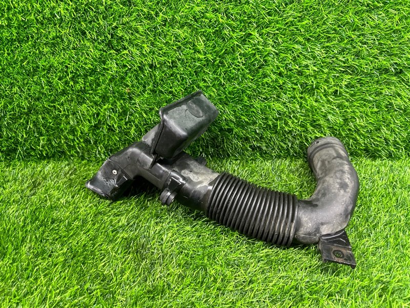 Патрубок воздушного фильтра MITSUBISHI FUSO CANTER FD50A 4M40 (б/у)