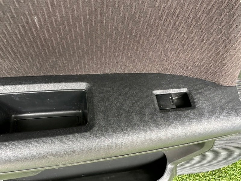 Кнопка стеклоподъемника Honda Freed GB3 передняя левая (б/у)