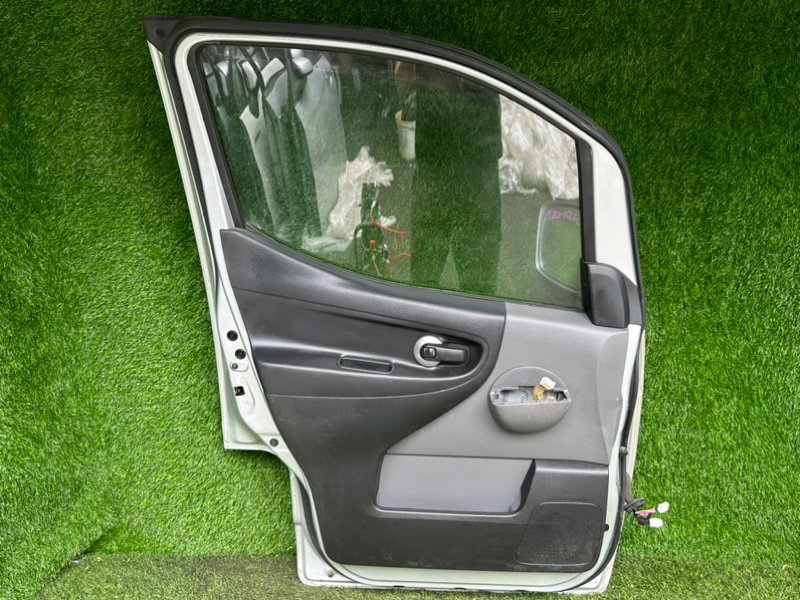 Обшивка двери Nissan NV200 VM20 M20 передняя левая (б/у)