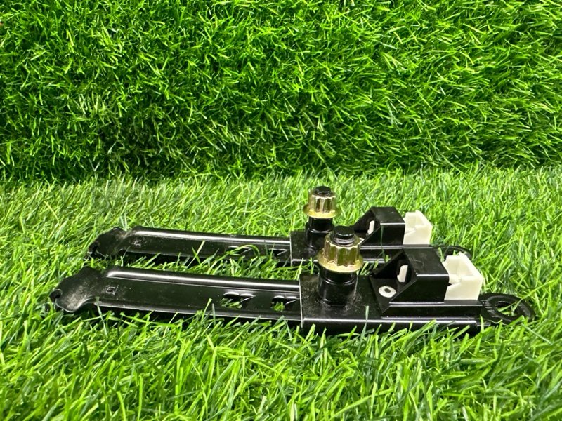 Крепление ремней безопасности Toyota Crown GRS182 3GRFSE 2004 переднее (б/у)