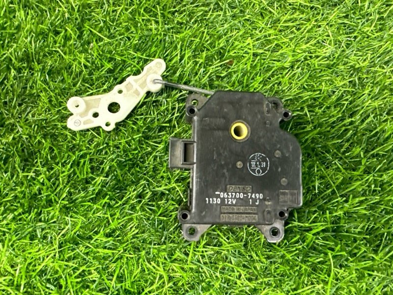 Сервопривод заслонок печки TOYOTA SIENTA NCP81 1NZ-FE 2007 (б/у)