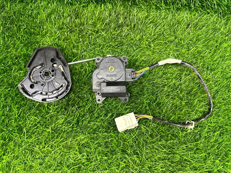 Сервопривод заслонок печки TOYOTA SIENTA NCP81 1NZ-FE 2007 (б/у)
