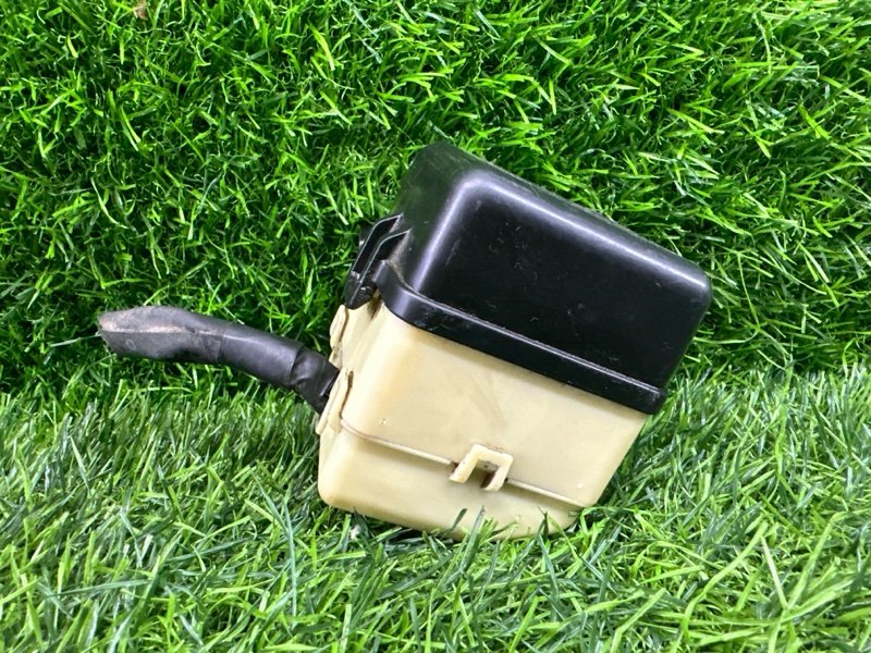 Блок предохранителей TOYOTA SIENTA NCP81 1NZ-FE 2007 (б/у)