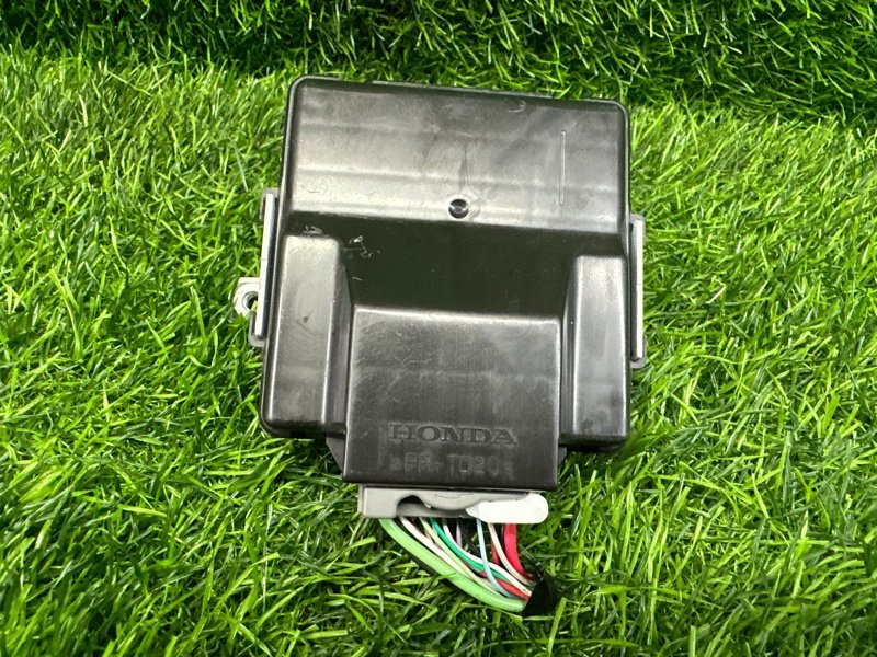 Блок управления 4WD Honda Vezel RU2 L15B 2013 (б/у)