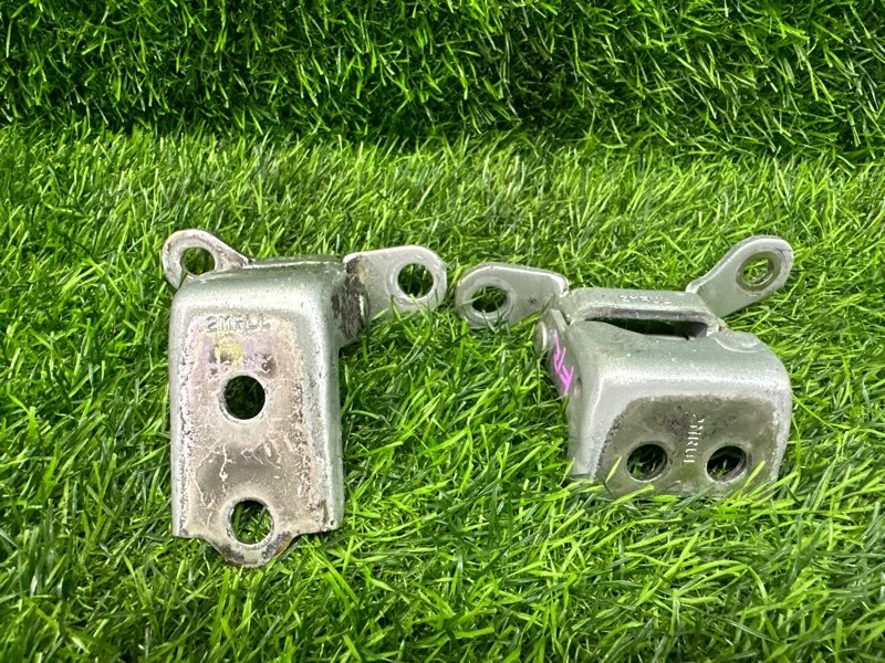 Петли двери ПАРА верх/низ Honda Vezel RU2 L15B 2013 передние правые (б/у)