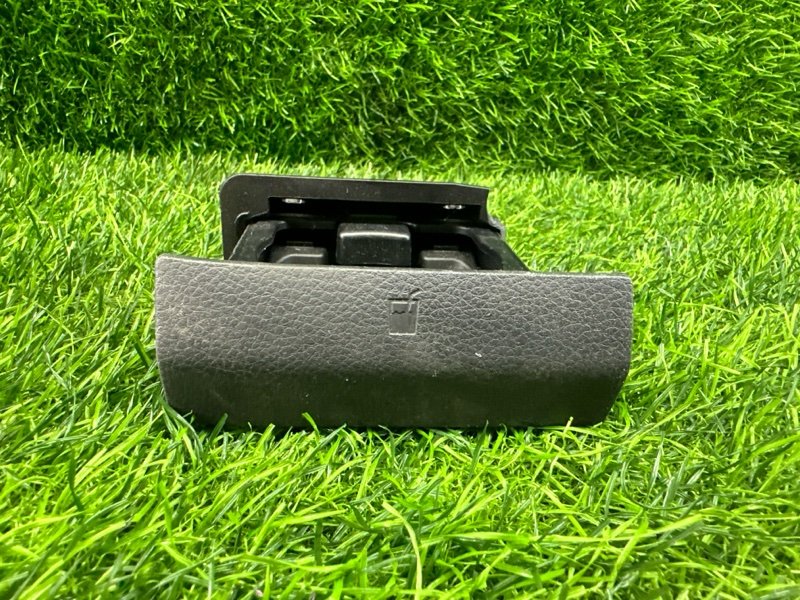 Подстаканник Suzuki Hustler MR31S R06A 2014 (б/у)