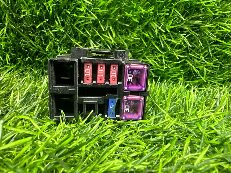 Блок реле HONDA SHUTTLE GP7 LEB 2017 (б/у)