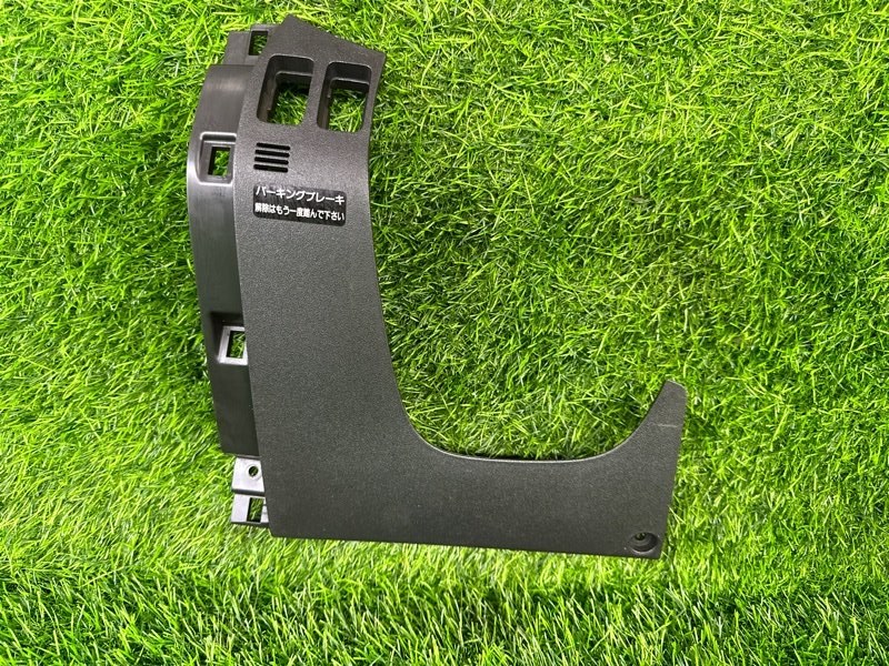 Пластик под руль TOYOTA WISH ZNE14 передний правый (б/у)