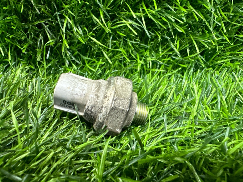 Датчик давления фреона MITSUBISHI FUSO CANTER FD50A 4M40 (б/у)