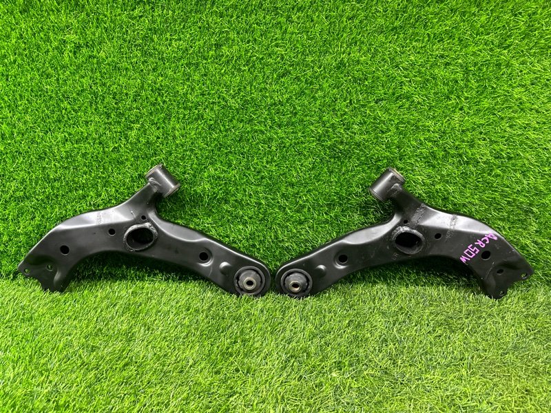 Рычаги ПАРА ЛЕВЫЙ/ПРАВЫЙ TOYOTA ESTIMA GSR50 передние (б/у)
