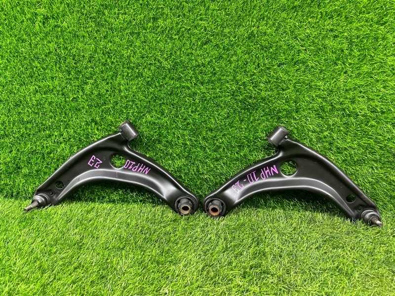 Рычаги ПАРА ЛЕВЫЙ/ПРАВЫЙ TOYOTA COROLLA AXIO NKE165 передние (б/у)