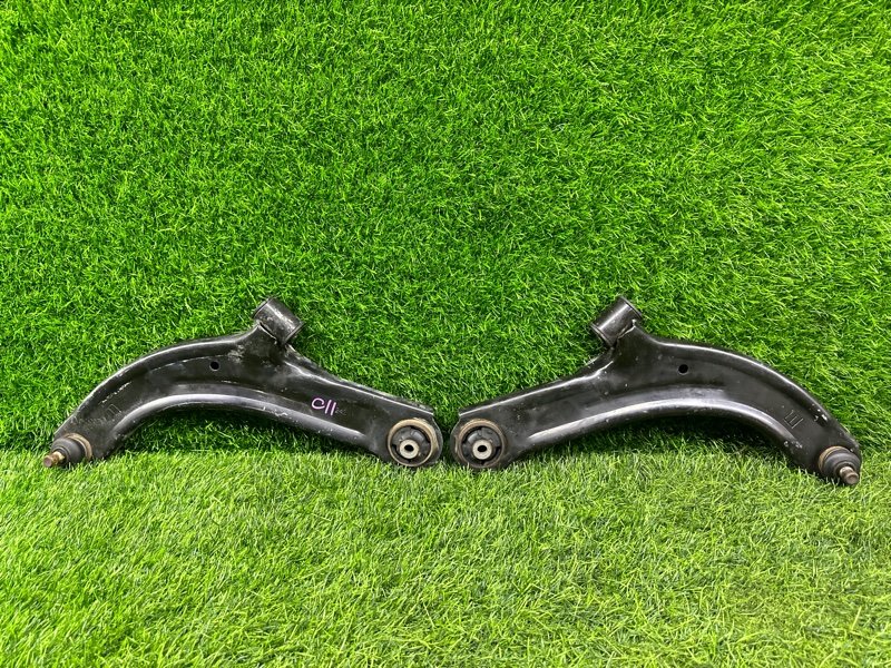 Рычаги ПАРА ЛЕВЫЙ/ПРАВЫЙ NISSAN TIIDA SC11 передние (б/у)