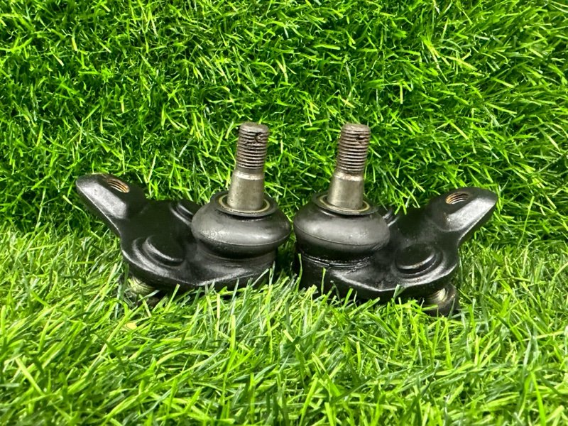 Шаровые опоры ПАРА лево/право TOYOTA PREMIO AZT240 переднее (б/у)