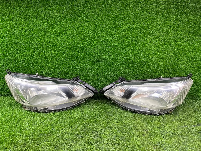 Фары пара право/лево Nissan NV200 M20 HR16DE 2010 передние (б/у)