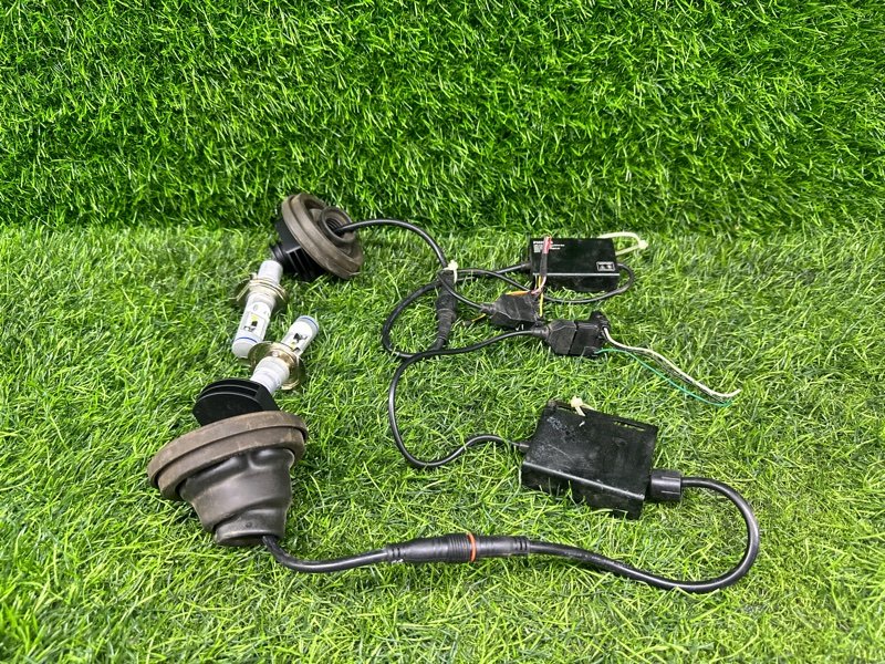 Диодные лампы комплект Nissan NV200 M20 HR16DE 2010 переднее (б/у)