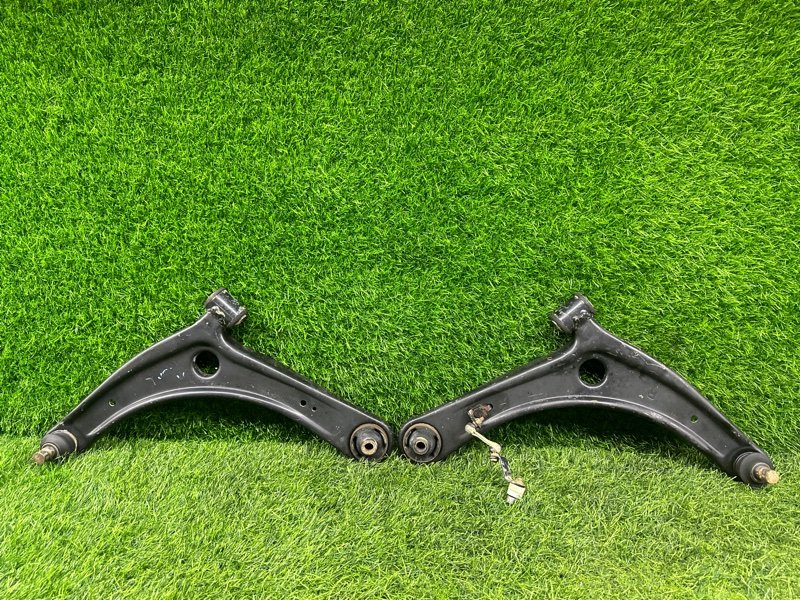 Рычаги ПАРА ЛЕВЫЙ/ПРАВЫЙ MITSUBISHI DELICA D:5 CV5W передние (б/у)