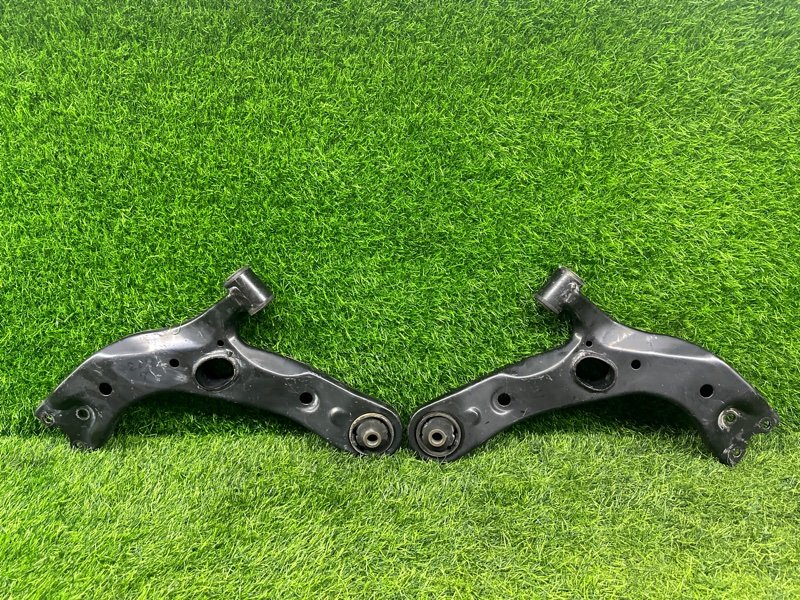 Рычаги ПАРА ЛЕВЫЙ/ПРАВЫЙ TOYOTA VELLFIRE ANH20 передние (б/у)