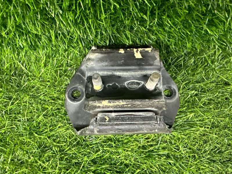 Подушка АКПП Nissan Elgrand ALWE50 VG33E 1998 задняя (б/у)