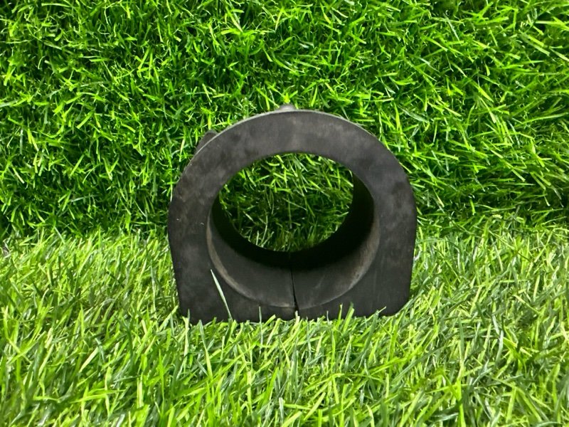 Крепление рулевой рейки ISUZU ELF NKR81 (б/у)