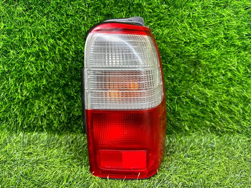 Стоп-сигнал TOYOTA HILUX SURF KZN185 1KZTE задний правый (б/у)